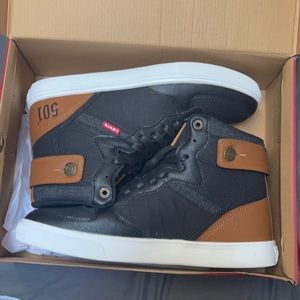 Men’s sneakers brand new in box